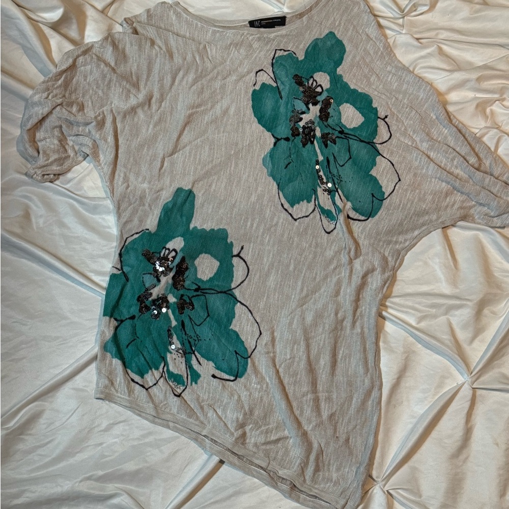INC International Concepts Gray Top with Teal Floral Design